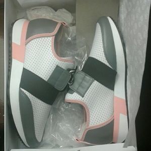 Steve Madden Atics Joggers Sneakers